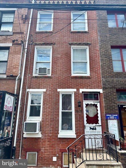 1028 S 8th St, Philadelphia, PA 19147