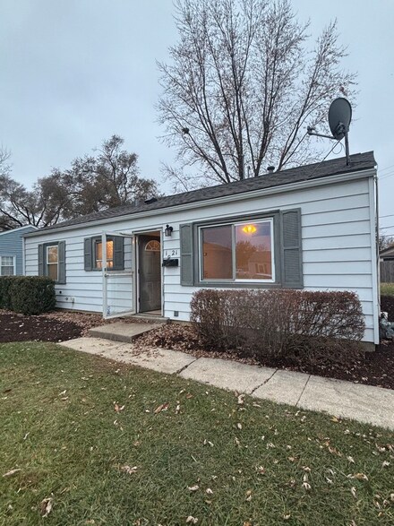 1621 Innercircle Dr Unit 1, Crest Hill, IL 60403