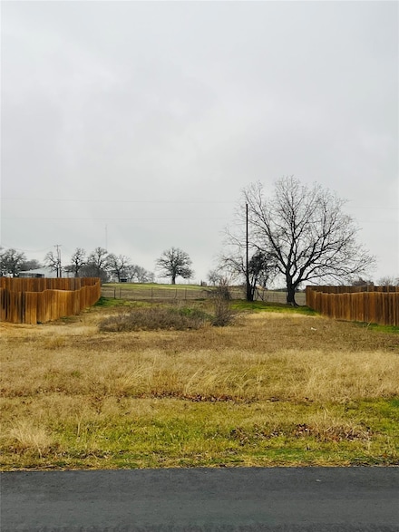 367 E 9th St, Springtown, TX 76082
