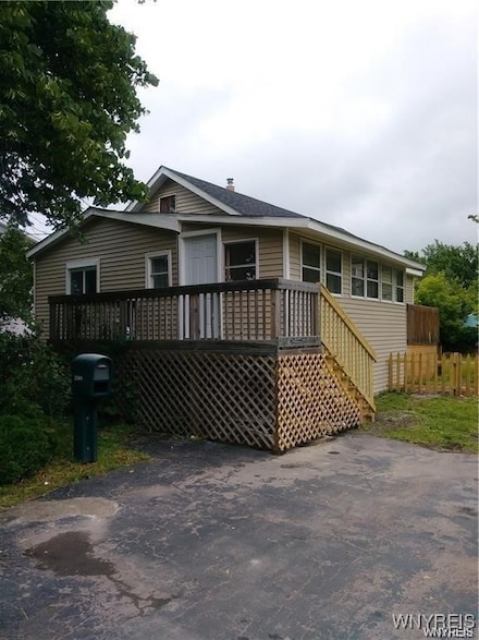 3041 Savannah St, Niagara Falls, NY 14305