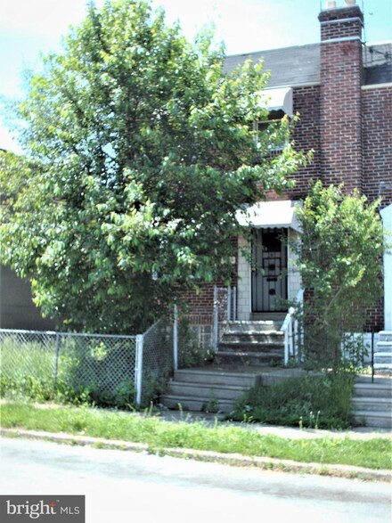 2040 S 69th St, Philadelphia, PA 19142