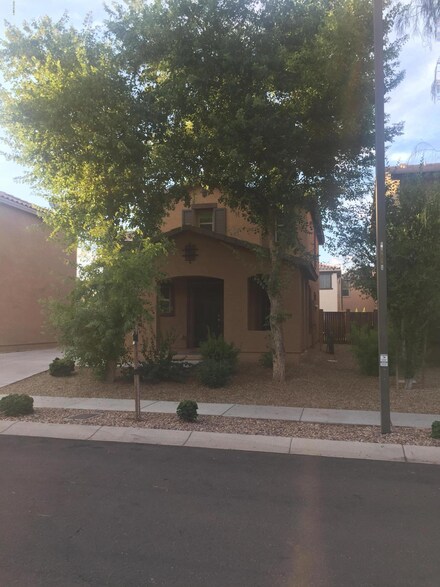 18538 W Fairway Dr, Surprise, AZ 85374