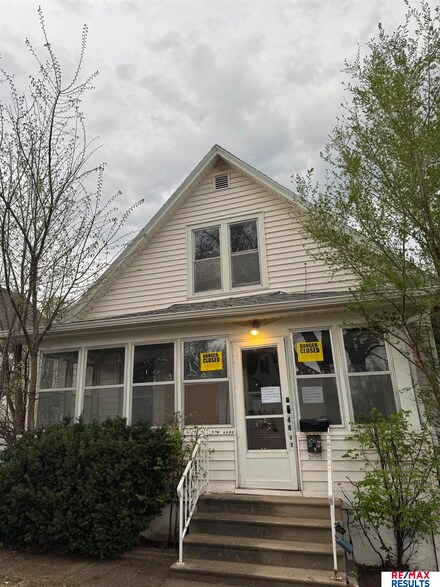 4681 Mason St, Omaha, NE 68106