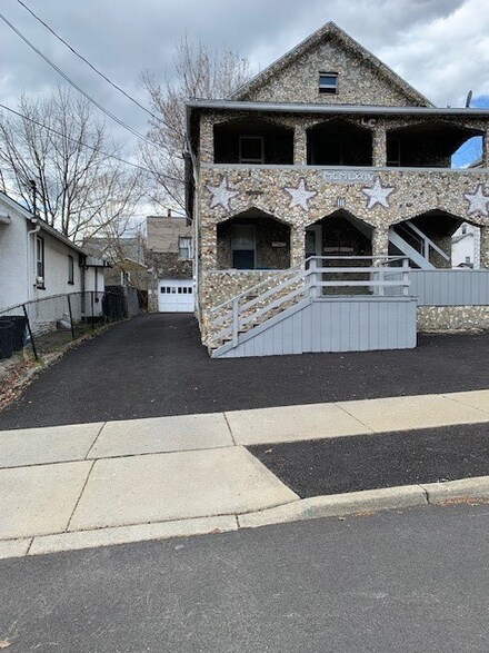 111 N Rogers Ave, Endicott, NY 13760