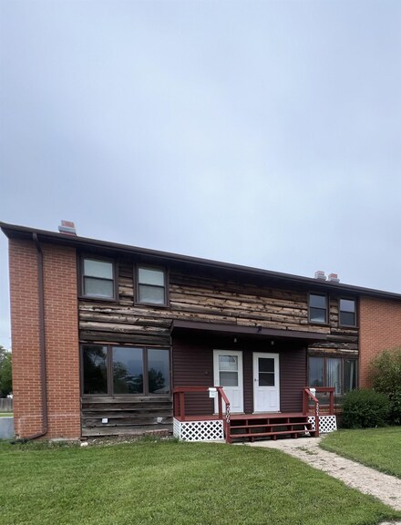 2004 4th St NW, Minot, ND 58703