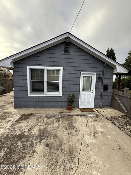 9 Main St, Manasquan, NJ 08736