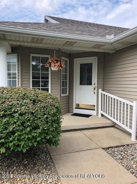 1010 Randy Ln, Saint Johns, MI 48879