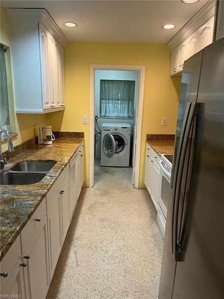 120 6th St N, Naples, FL 34102