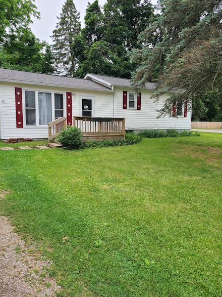901 Helena Ave, Jackson, MI 49203