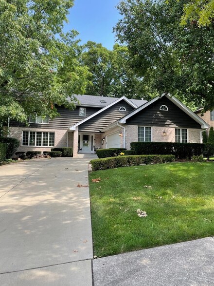 13422 W Oakwood Ct, Homer Glen, IL 60491
