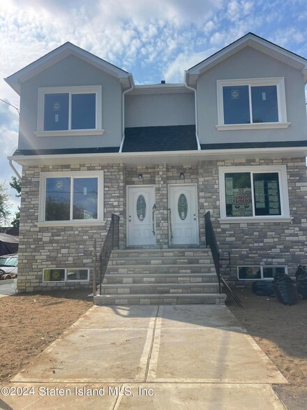 470 Netherland Ave, Staten Island, NY 10303