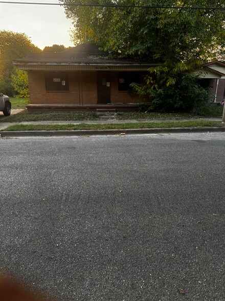 1585 Britton St, Memphis, TN 38108