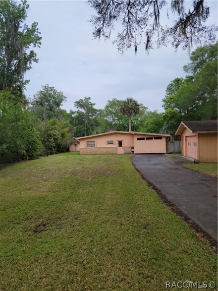 117 N Robin Hood Rd, Inverness, FL 34450