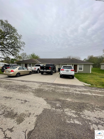 725 N Max Stevens St, Adrian, MO 64720