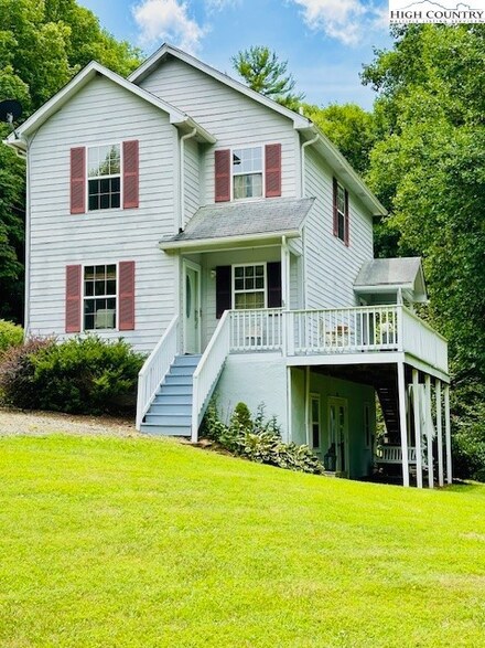 131 Carl V Ln, Warrensville, NC 28693