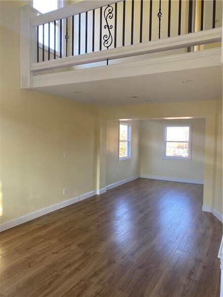 3733 E 9th St, Kansas City, MO 64124