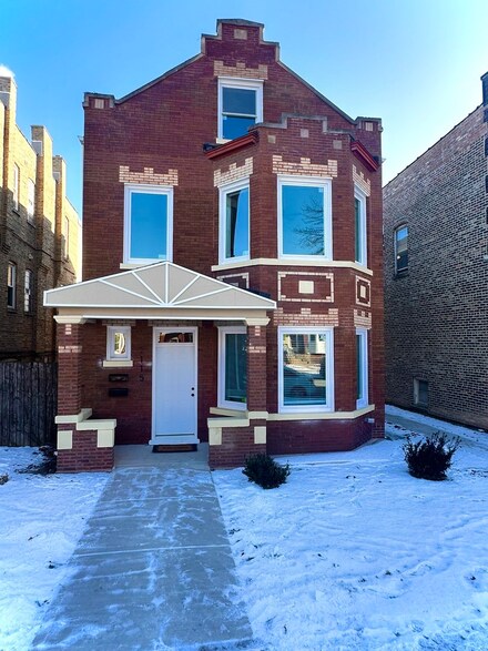 2115 S 58th Ave, Cicero, IL 60804