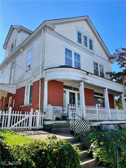 503 Riverside Dr, Sistersville, WV 26175