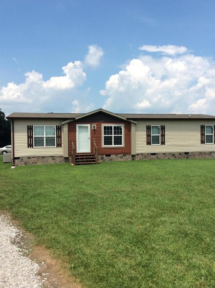 1113 Shirley Rd, Allardt, TN 38504