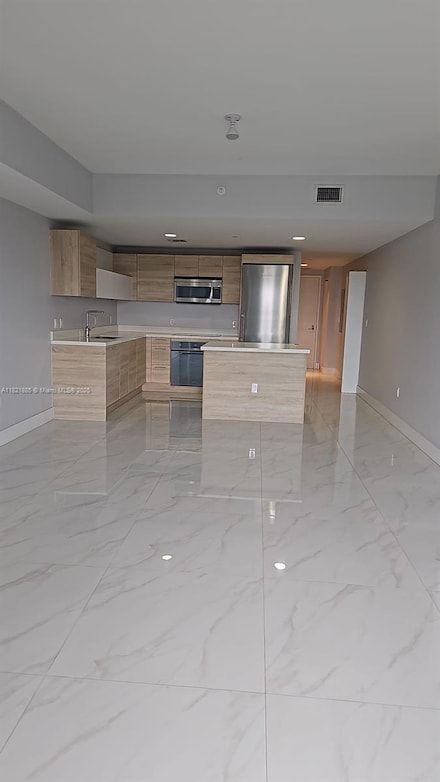 16385 Biscayne Blvd Unit 902, North Miami Beach, FL 33160
