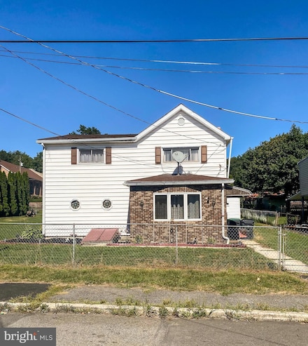 25 N Broad Mountain Ave, Frackville, PA 17931