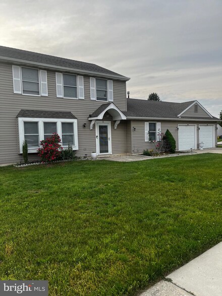 1 Plumstead Rd, Sewell, NJ 08080