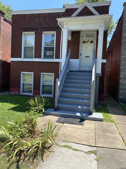 3232 Osceola St, Saint Louis, MO 63111