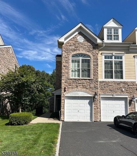 16A Forshee Cir, Montvale, NJ 07645