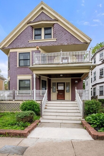 70 Tonawanda St, Dorchester Center, MA 02124