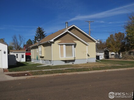 351 W 5th St, Akron, CO 80720