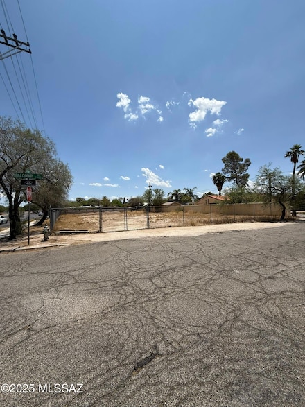 105 S Palomar Dr, Tucson, AZ 85711
