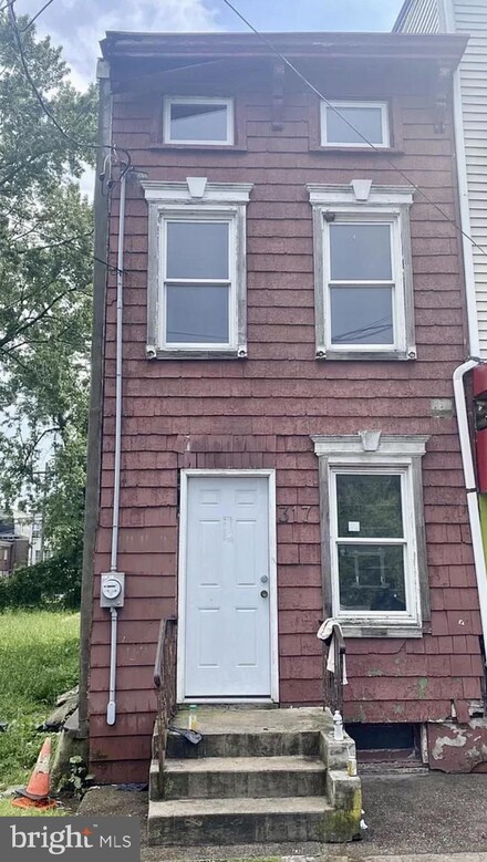 317 W Hanover St, Trenton, NJ 08618