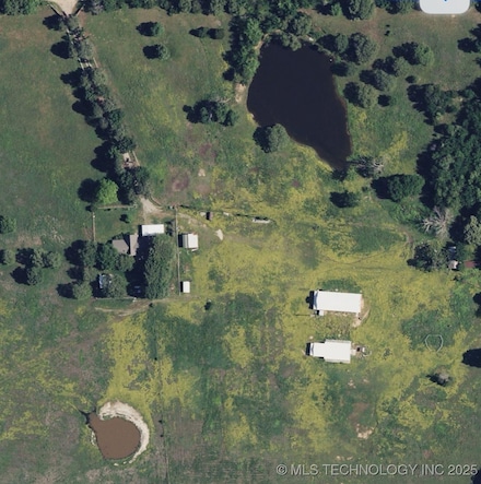 402336 E1100 Rd, Henryetta, OK 74437