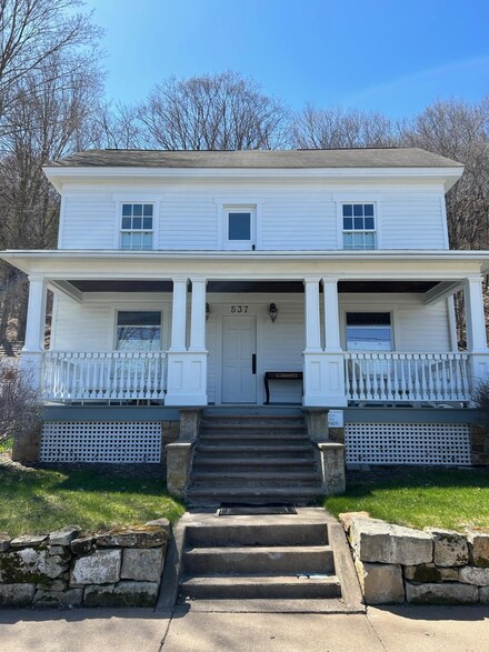 537 Bench St, Taylors Falls, MN 55084
