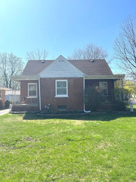 256 N Ardmore Ave, Villa Park, IL 60181
