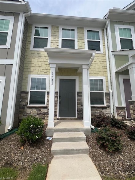 1646 Granby Heights Dr, Winston-Salem, NC 27103