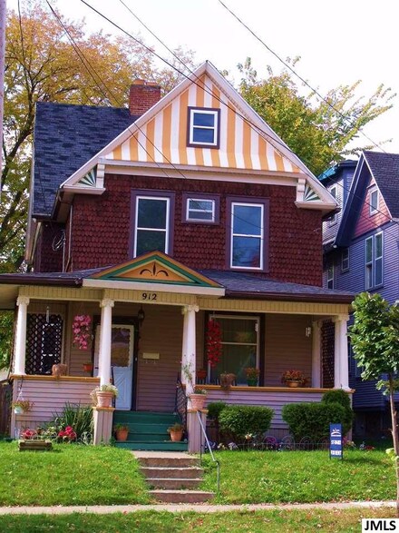 912 First St, Jackson, MI 49203