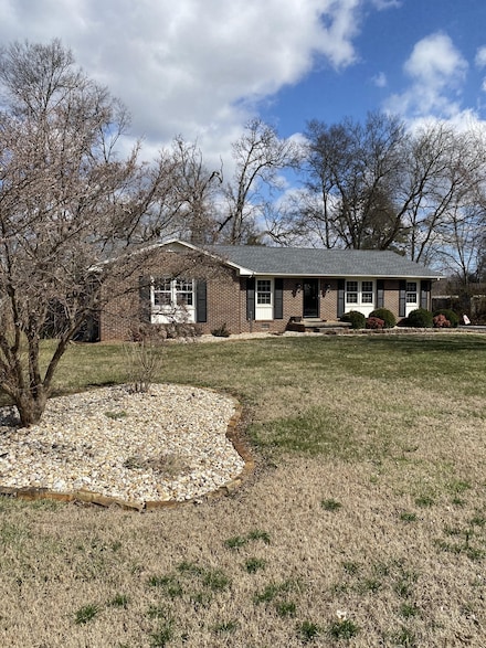 402 Lynwood Dr, Franklin, KY 42134