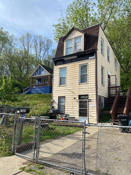 1808 Carll St, Cincinnati, OH 45225