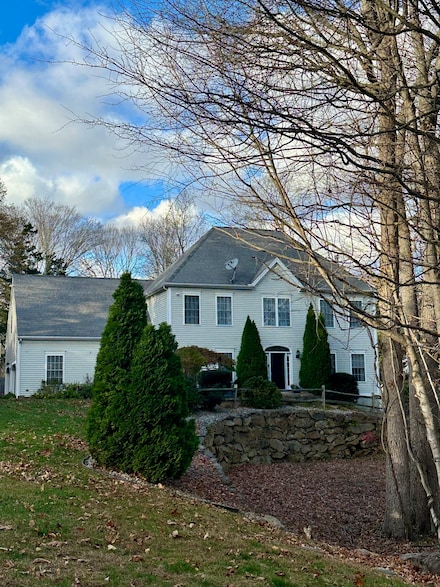 9 Bonny Ln, Clinton, CT 06413