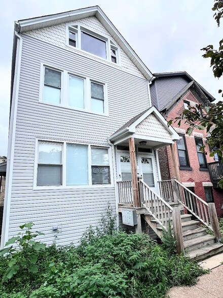 2306 N Hoyne Ave Unit 2R, Chicago, IL 60647