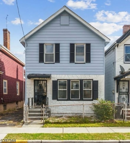 326 Ogden St, Orange, NJ 07050