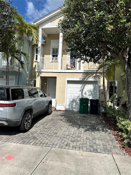 10761 NW 75th St, Doral, FL 33178