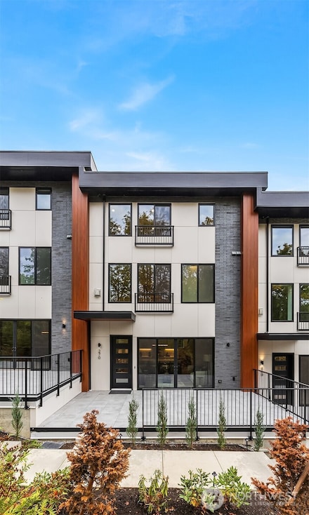 270 118th Ave SE, Bellevue, WA 98005