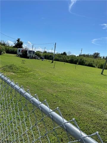140 Peshoff St, Cameron, LA 70631