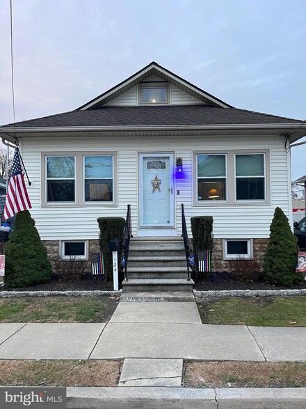 124 Baynes Ave, Gloucester City, NJ 08030