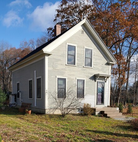 9 Berry St, Berwick, ME 03901