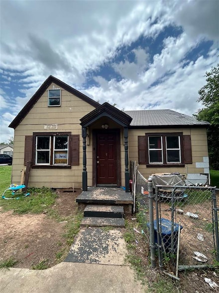 702 NW 16th St, Lawton, OK 73507