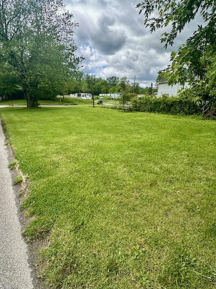 1500 Garfield Diamond St, Moundsville, WV 26041