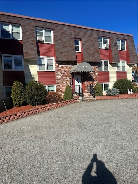 424 Smithfield Ave Unit 1, Pawtucket, RI 02860